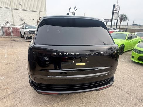 Used 2025 Land Rover Range Rover Long Wheelbase SE image 5
