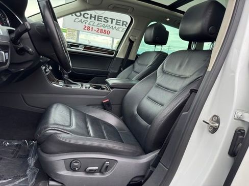 Used 2015 Volkswagen Touareg TDI AWD/4WD image 8