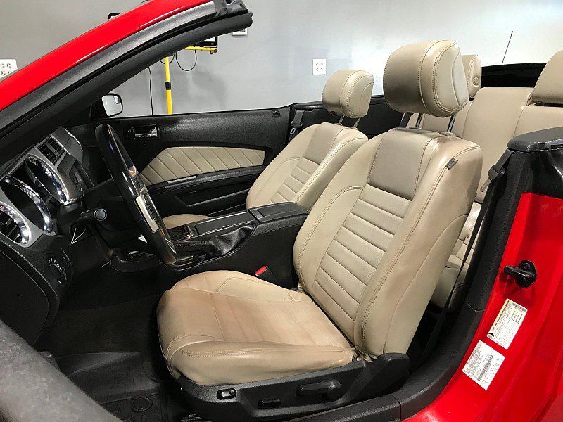 Used 2013 Ford Mustang GT Premium RWD image 19