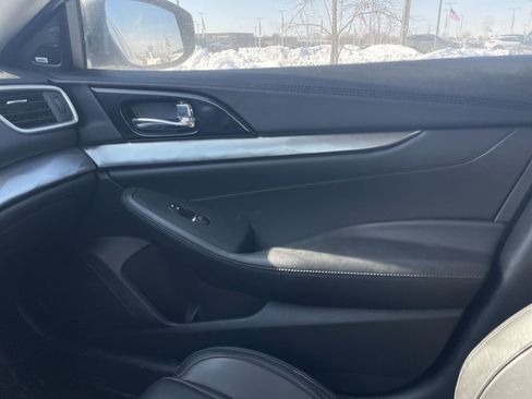 Used 2017 Nissan Maxima SR image 17