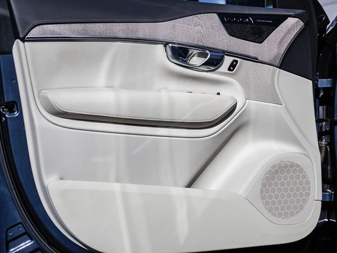 Used 2024 Volvo XC90 T8 Ultimate w/ Protection Package Premier image 23