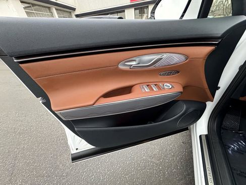 Used 2025 Genesis GV70 2.5T w/ Advanced Package image 18