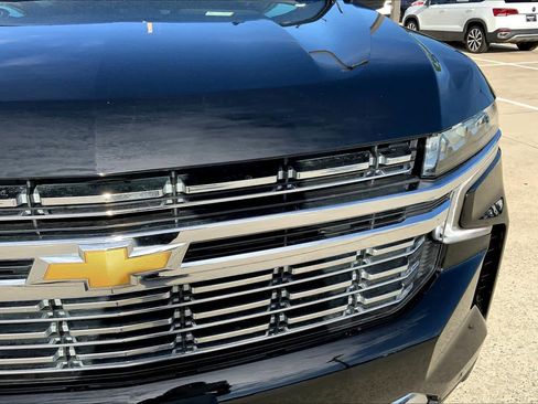Used 2023 Chevrolet Suburban LS RWD image 28