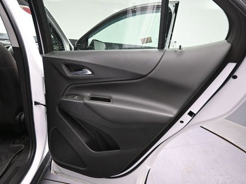 Used 2022 Chevrolet Equinox LT w/ LPO, Floor Liner Package FWD image 19