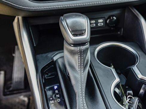 Certified 2023 Toyota Highlander XLE image 29