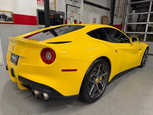Used 2015 Ferrari F12 Berlinetta image 11