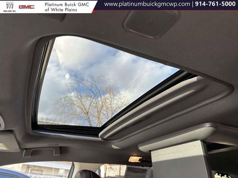 Used 2022 Toyota Sienna Platinum image 28