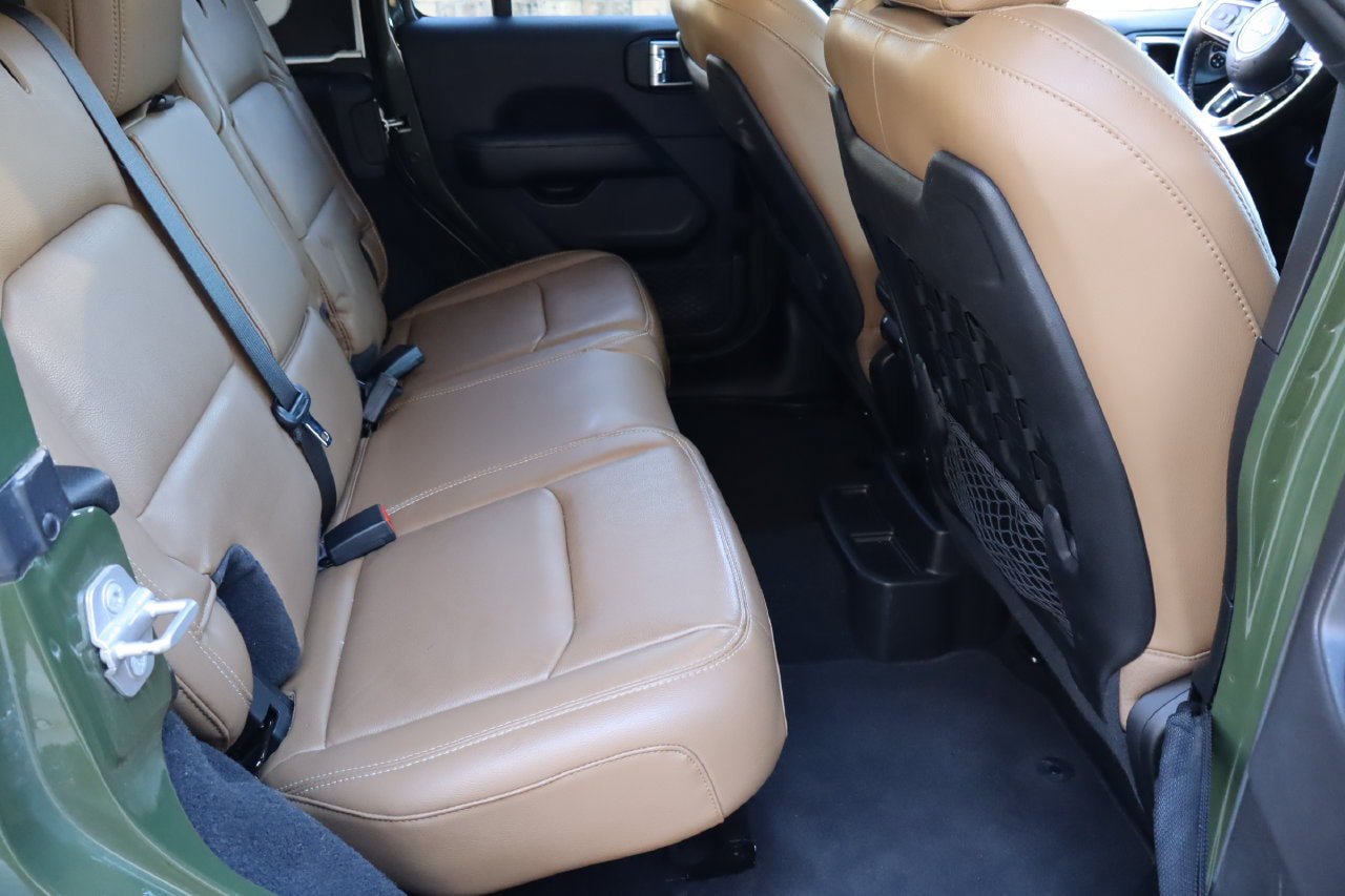 Used 2021 Jeep Wrangler Unlimited Rubicon AWD/4WD image 16