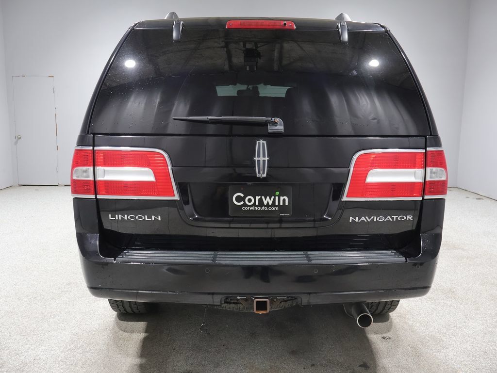 Used 2012 Lincoln Navigator 4WD image 12