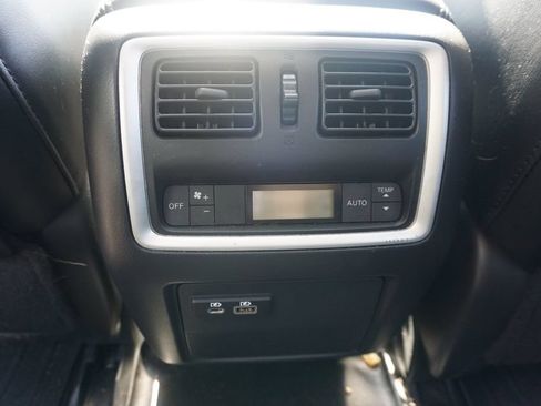 Used 2019 INFINITI QX60 Luxe w/ Essential Package FWD image 16