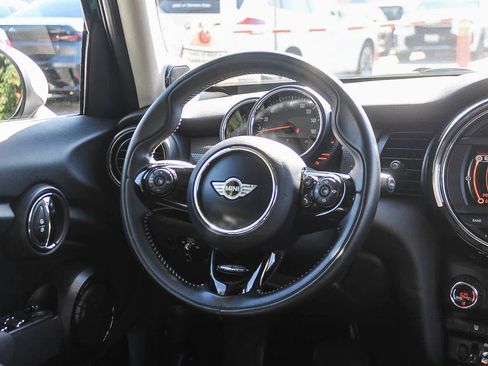 Used 2016 MINI Cooper 4-Door Hardtop FWD image 14