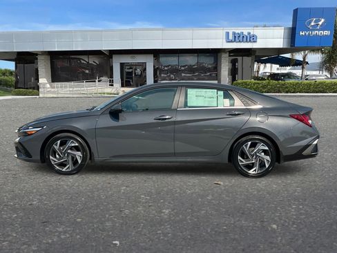 New 2025 Hyundai Elantra Limited image 5