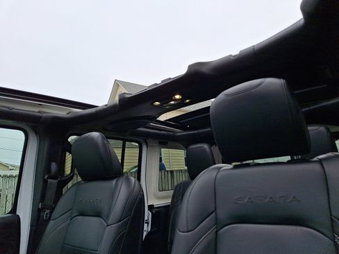 Used 2020 Jeep Wrangler Unlimited Sahara w/ Cold Weather Group image 14