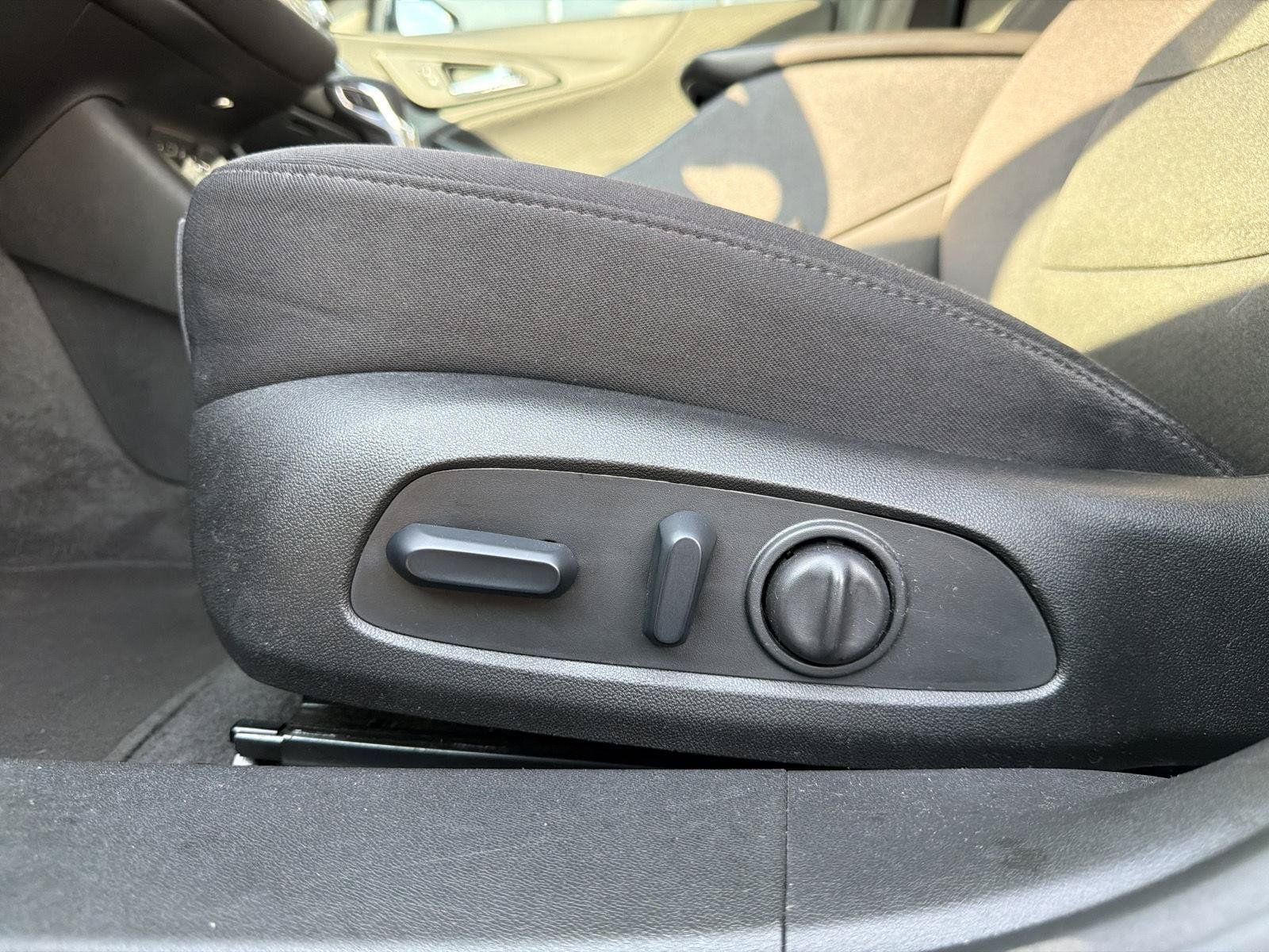 Used 2024 Chevrolet Malibu LT FWD image 14