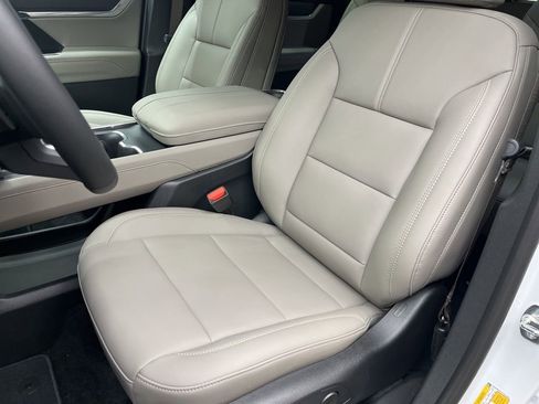 New 2026 GMC Acadia Elevation w/ Elevation Premium Package FWD image 9