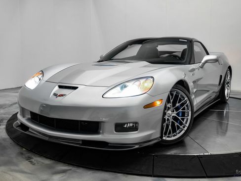 Used 2010 Chevrolet Corvette ZR1 w/ Preferred Equipment Group RWD image 5