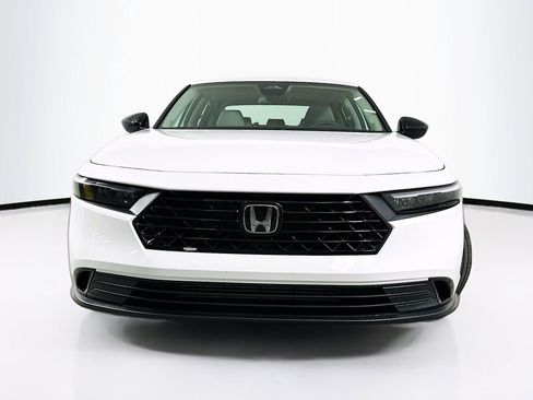 Certified 2025 Honda Accord SE image 5