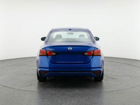 Used 2025 Nissan Altima 2.5 SV FWD image 7