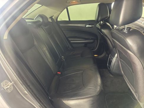 Used 2016 Chrysler 300 Limited image 16
