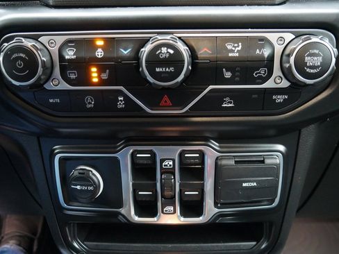 Used 2022 Jeep Wrangler Unlimited Willys image 17