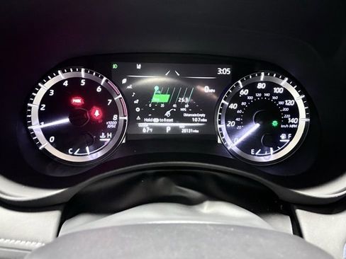 Used 2024 Toyota Highlander LE image 20