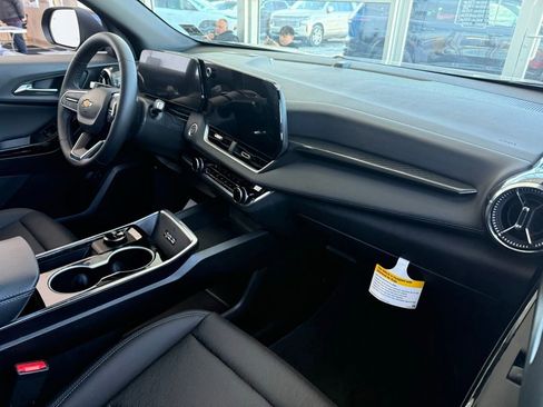 Used 2026 Chevrolet Equinox LT w/ Convenience Package II image 10