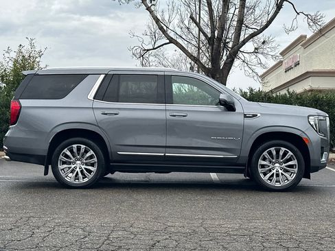Used 2021 GMC Yukon Denali image 9