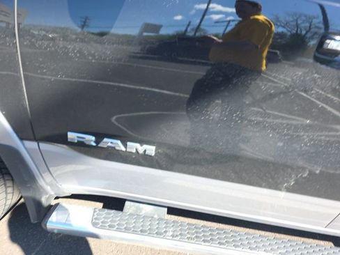 Used 2019 RAM 1500 Laramie AWD/4WD image 22