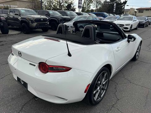 Used 2021 MAZDA MX-5 Miata Sport image 11