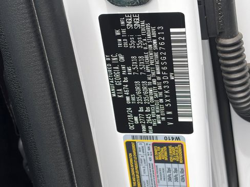 Certified 2025 Kia Sportage EX w/ Premium Package image 12