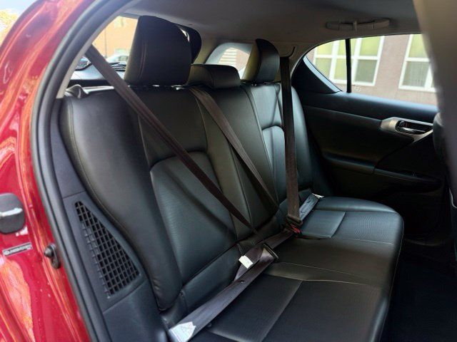 Used 2012 Lexus CT 200h Premium FWD image 33