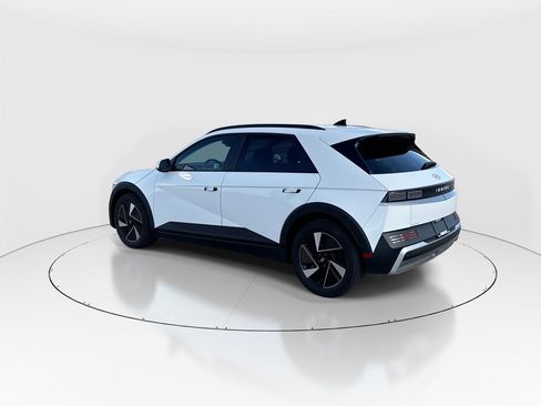 Used 2025 Hyundai Ioniq 5 SEL image 6