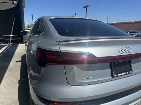 Used 2023 Audi e-tron Premium Plus w/ Premium Plus Package AWD/4WD image 12