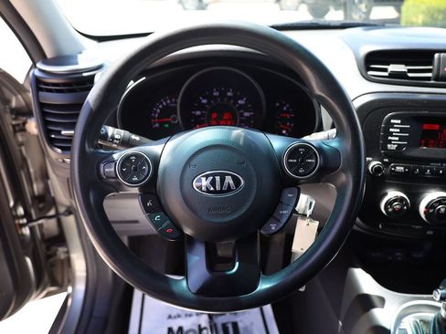 Used 2016 Kia Soul FWD image 13