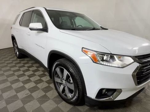 Used 2021 Chevrolet Traverse LT w/ LT Premium Package AWD/4WD image 12