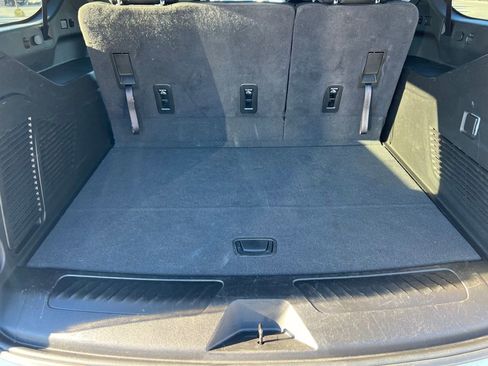 Used 2024 Chevrolet Suburban LT image 18