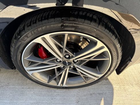 Used 2025 Genesis G70 2.5T w/ Sport Prestige Package image 19