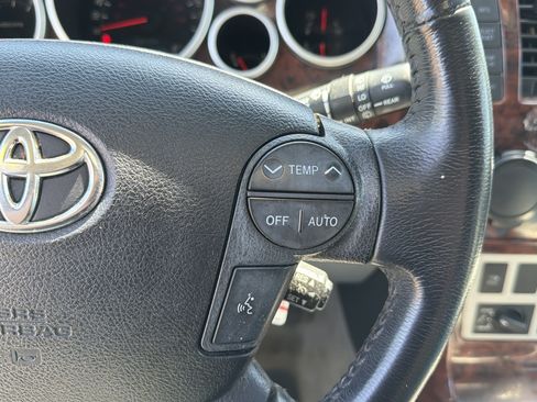 Used 2008 Toyota Sequoia Platinum RWD image 17