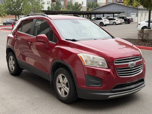 Used 2015 Chevrolet Trax LT w/ LT Plus Package AWD/4WD image 8