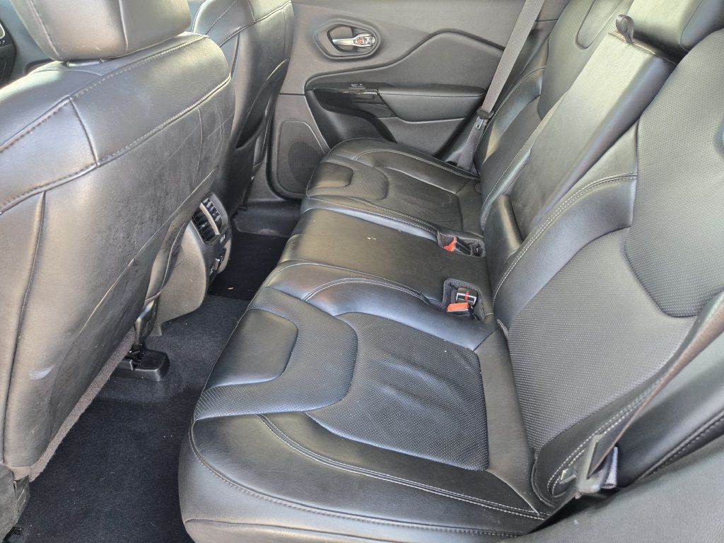 Used 2023 Jeep Cherokee Altitude Lux AWD/4WD image 30