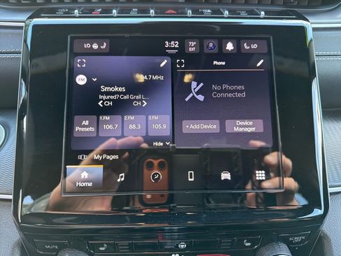 Used 2023 Jeep Grand Cherokee L Laredo image 27