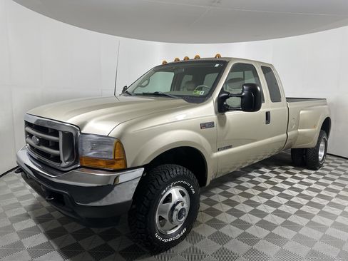 Used 2001 Ford F350 4x4 SuperCab DRW Super Duty image 3