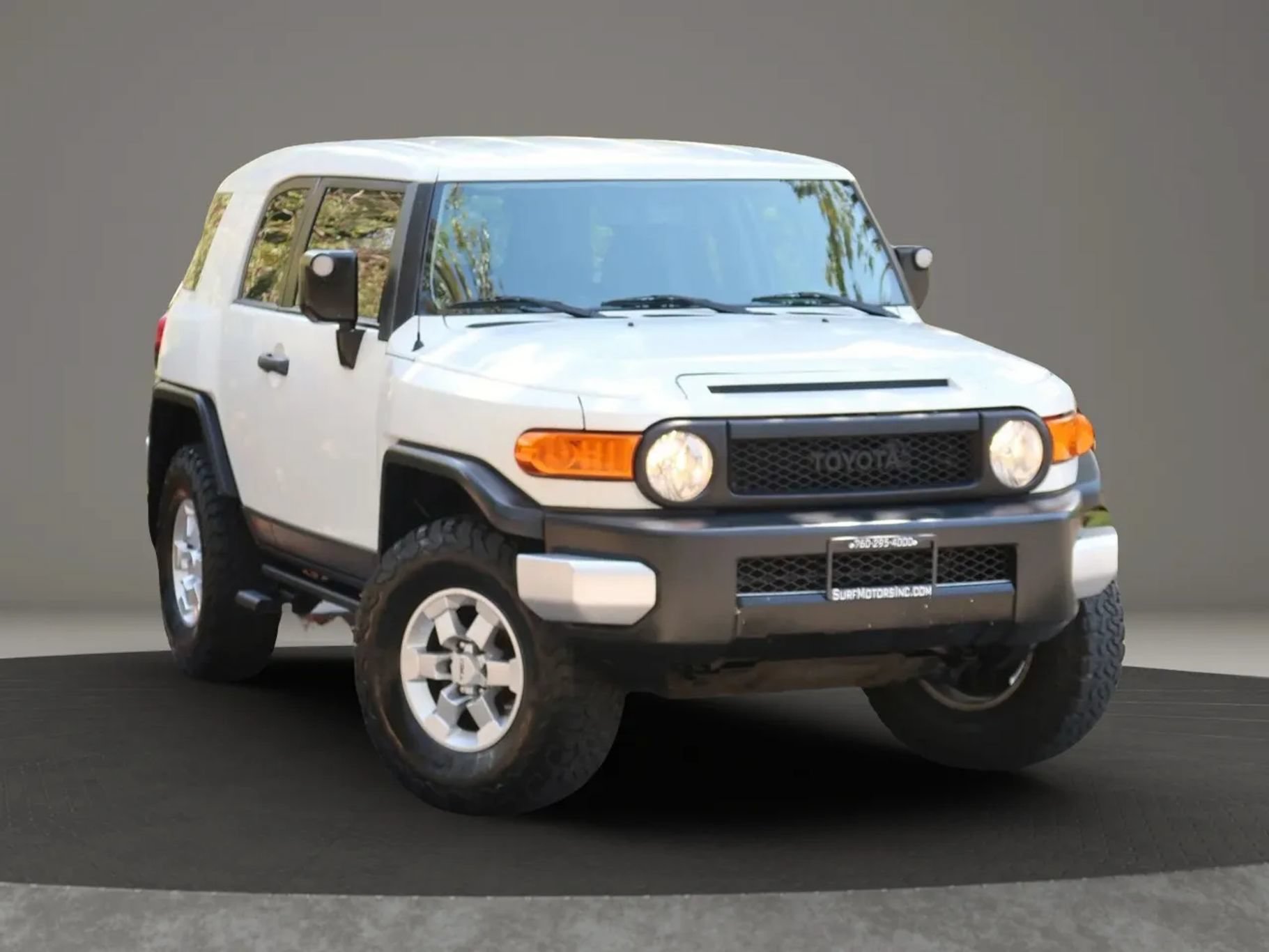 Used 2009 Toyota FJ Cruiser 2WD w/ TRD Sport Pkg image 2