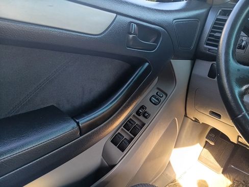 Used 2005 Toyota 4Runner Sport RWD image 18