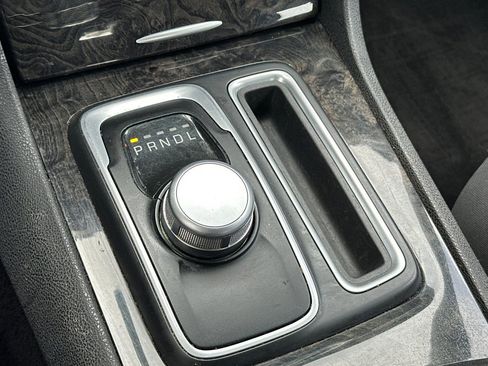 Used 2018 Chrysler 300 Limited image 27