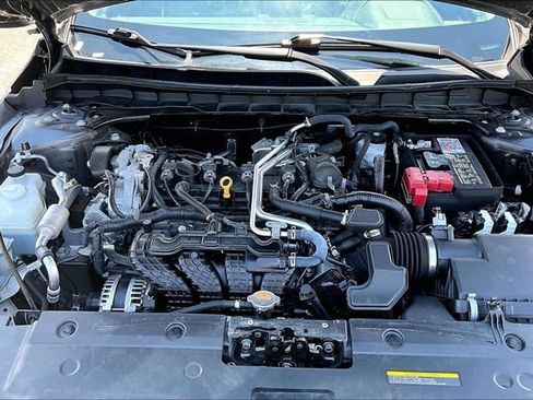 Used 2025 Nissan Altima 2.5 SV FWD image 29