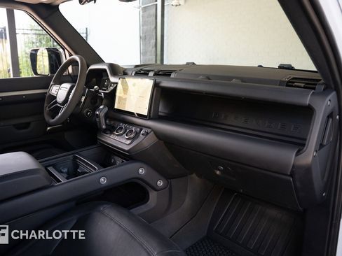 Used 2023 Land Rover Defender 110 V8 image 30