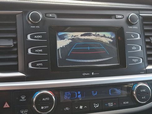 Used 2015 Toyota Highlander Plus image 17