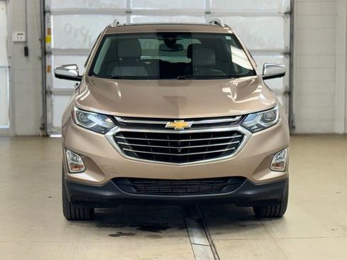Used 2019 Chevrolet Equinox Premier image 2