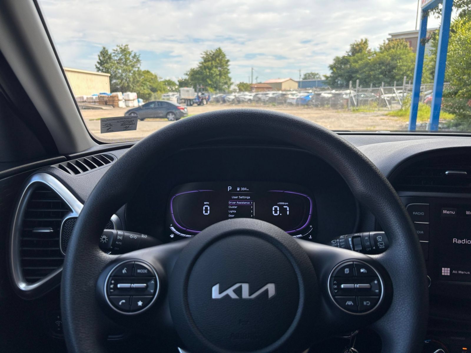 Used 2025 Kia Soul LX w/ LX Technology Package FWD image 31